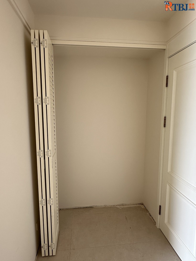 衣柜折叠门.jpg