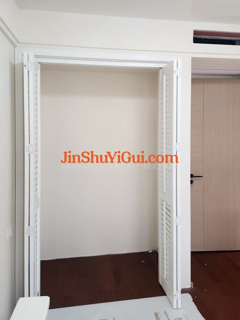椴木百叶折叠门 拉杆安装完工图1.jpg