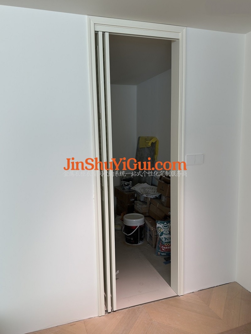 椴木百叶折叠门 双包门套 隐藏式拉杆安装现场实拍图2.jpg