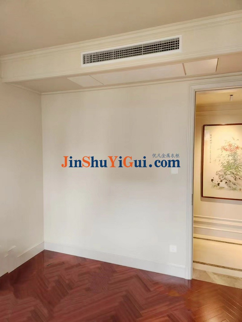 椴木百叶折叠门.jpg