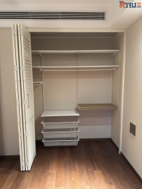 西安客户家均分四扇朝左侧折叠百叶门+把手+隐藏式拉杆安装完工图